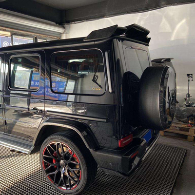 Personnalisez votre G-Class W463 avec le couvercle arrière en fibre de carbone