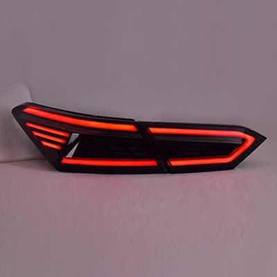 Modèle de voiture pour Toyota Camry de huitième génération 18-22 LED