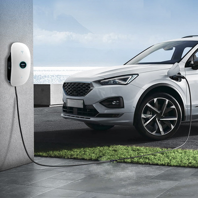 Station de recharge AC EV montée au sol avec une prise de type 2 en option pour voiture électrique