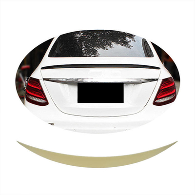 Transformez votre Benz W213 Classe E avec notre aile arrière légère en fibre de carbone