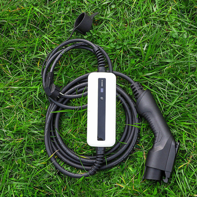 Boîte de recharge de voiture électrique CEE Plug OEM Rechargeuse EV portable avec courant de sortie 16A 3.6kW