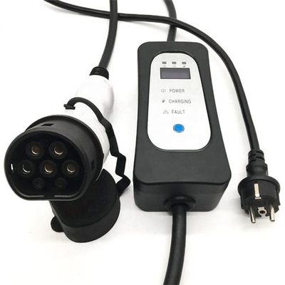 Chargeur de véhicule électrique portable 16A Type2 Chargeur de voiture électrique avec tension d'entrée 110V-240V CA