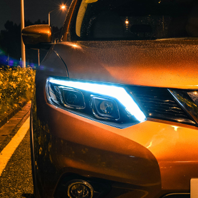Ensemble de phares X-Trail avec lentille LED modifiée et signal de virage d'eau courante