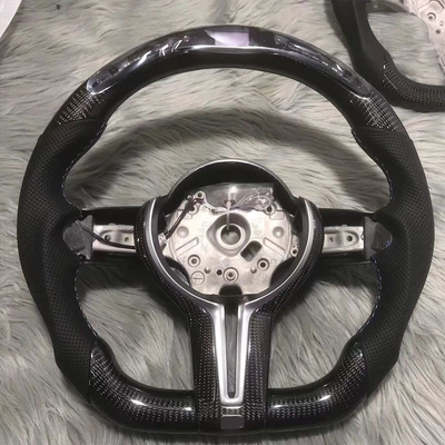 Le volant M Sport en fibre de carbone pour BMW F30 améliore votre expérience de conduite