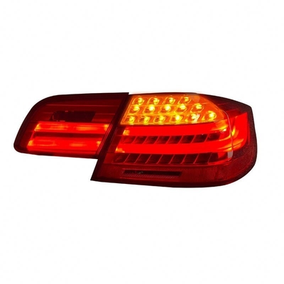 Personnalisez votre BMW Série 3 E92 E93 2005-2012 avec des phares rouges dynamiques en séquence