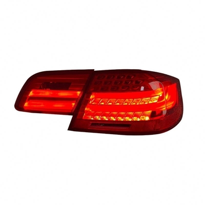 Personnalisez votre BMW Série 3 E92 E93 2005-2012 avec des phares rouges dynamiques en séquence