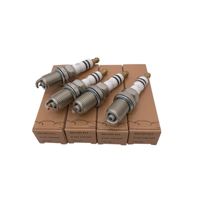 06E905611 Systèmes de moteur automobile Bougies d'allumage du moteur pour Audi VW N° de référence 067700-7480