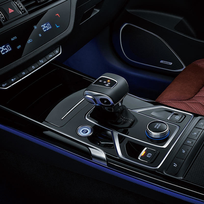TPMS et frein de stationnement électrique inclus dans le 2023 Hongqi Hs5 SUV de taille moyenne pour le marché