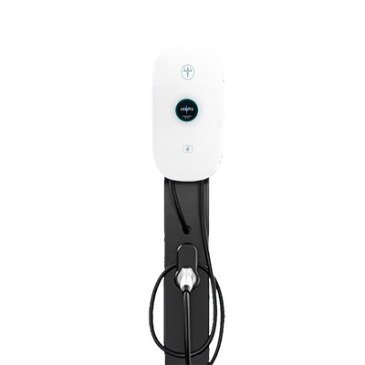 Station de recharge rapide pour voiture électrique avec 7 kW de recharge CA et interface CCS