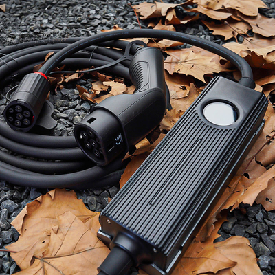 Type 2 Connexion 16.5Kw Chargeur portable EV avec écran LED et tension de sortie 400v