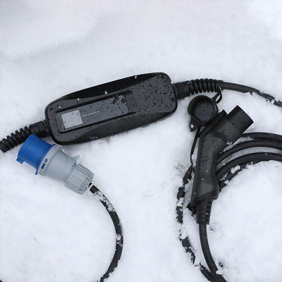 32A Portable Fast Easy EV Car Charger pour la maison résiste à la tension 2000V IP Rating IP66